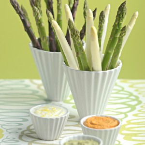 Asparagus Crudité with Dill, Hummus and Pesto Dip Asparagus Crudité with Dill, Hummus and Pesto Dip
