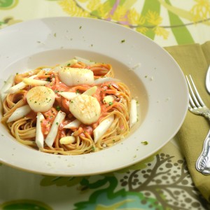Asparagus & Sea Scallops in Vodka Sauce Asparagus & Sea Scallops in Vodka Sauce